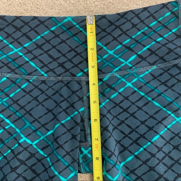 Athleta Plaid Chaturanga Capri Leggings, XS - Picture 7 of 9